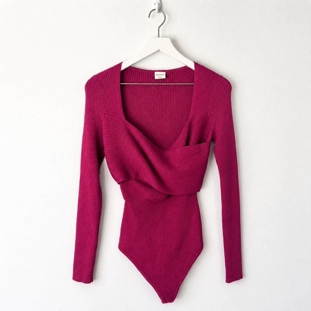 Abercrombie Soft A&F Berry Ribbed Wrap Bodysuit M Balletcore Coquette Soft Girl